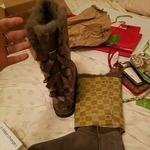 Bow UGG boots sz 8